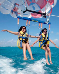 south-bali-Private-tour-uluwatu-parasailing