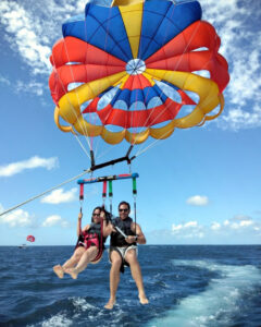 south-bali-Private-tour-uluwatu-parasailing