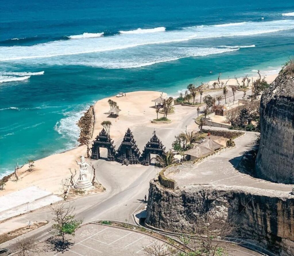 south-bali-Private-tour-uluwatu-parasailing